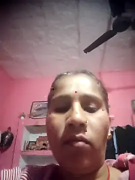 Snapshot of OliveGreen22 chatting on 11.16.25 OliveGreen22 online show from 11.16.25