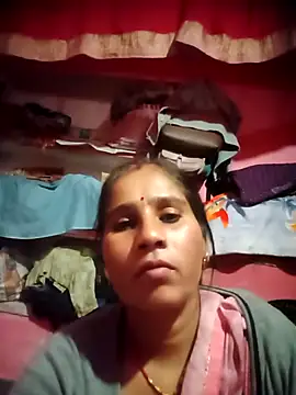 Snapshot of OliveGreen22 chatting on 11.18.25 OliveGreen22 online show from 11.18.25