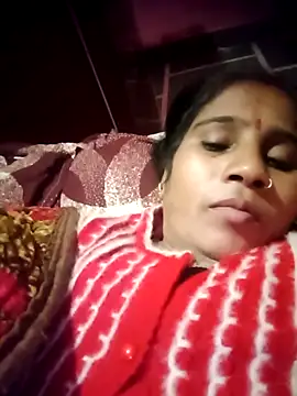 Snapshot of OliveGreen22 chatting on 11.19.25 OliveGreen22 online show from 11.19.25