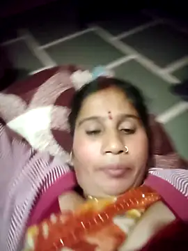 Snapshot of OliveGreen22 chatting on 11.25.25 OliveGreen22 online show from 11.25.25