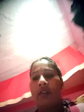 Snapshot of OliveGreen22 chatting on 11.27.25 OliveGreen22 online show from 11.27.25