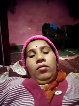 Snapshot of OliveGreen22 chatting on 12.01.25 OliveGreen22 online show from 12.01.25