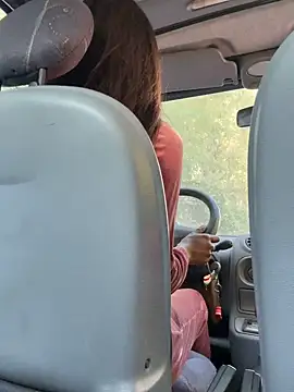 Luana 26 online show from 10.18.25