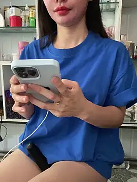 Snapshot of Phale2x chatting on 04.03.26 Phale2x online show from 04.03.26