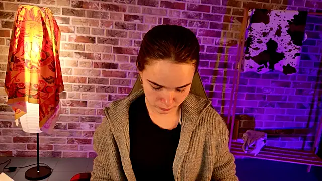 Snapshot of May_Bloom chatting on 10.19.25 May Bloom online show from 10.19.25