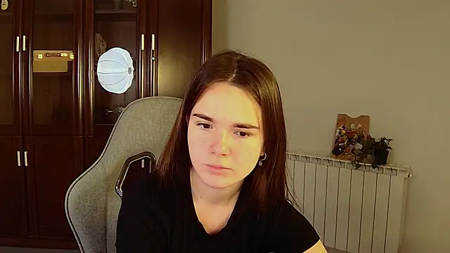 Snapshot of May_Bloom chatting on 10.29.25 May Bloom online show from 10.29.25