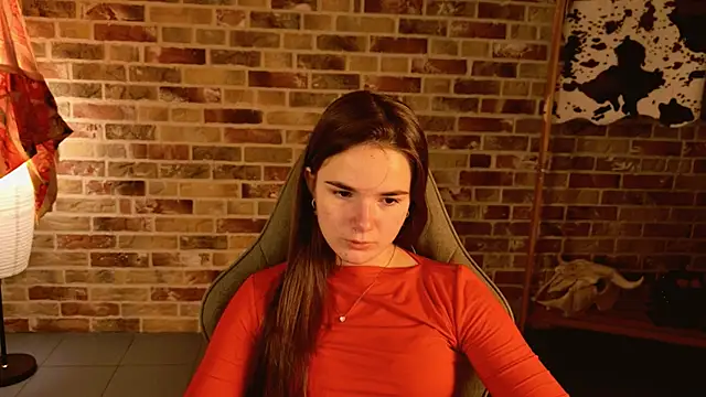 Snapshot of May_Bloom chatting on 11.18.25 May Bloom online show from 11.18.25