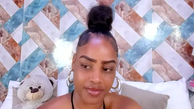 Snapshot of gigi_mane chatting on 10.17.25 gigi mane online show from 10.17.25