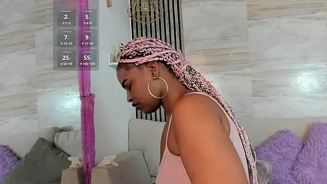 Snapshot of gigi_mane chatting on 11.08.25 gigi mane online show from 11.08.25