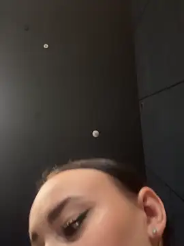 KiraSunshine online show from 10.21.25