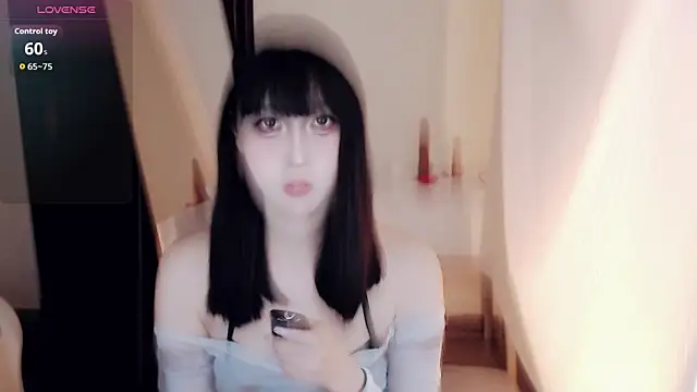 Snapshot of Xiaowen-wen chatting on 10.21.25 Xiaowen-wen online show from 10.21.25