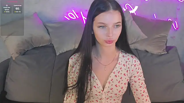 Snapshot of Eva_Mayers chatting on 11.18.25 Eva Mayers online show from 11.18.25