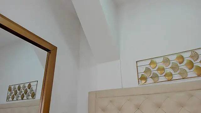 lucia lorenz online show from 01.08.26