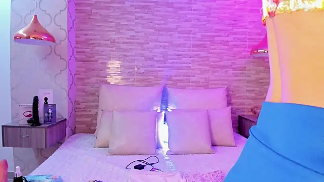 Catalina-Thompson online show from 11.02.25