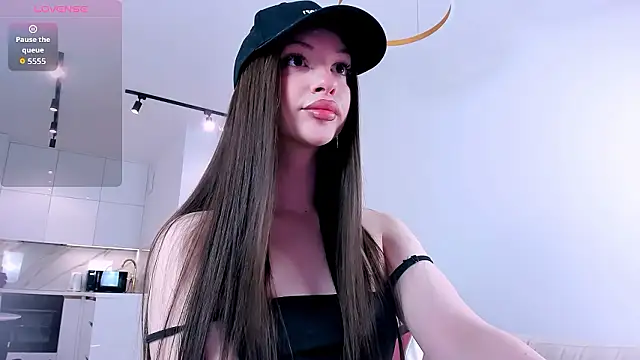 Snapshot of khloeforever chatting on 02.11.26 khloeforever online show from 02.11.26