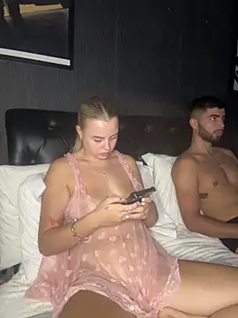 Snapshot of _AandH chatting on 02.11.26 AandH online show from 02.11.26