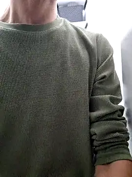 Snapshot of 16enes16 chatting on 11.18.25 16enes16 online show from 11.18.25