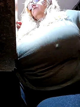 Snapshot of JennyInVegas chatting on 03.19.26 JennyInVegas online show from 03.19.26