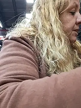 Snapshot of JennyInVegas chatting on 04.05.26 JennyInVegas online show from 04.05.26