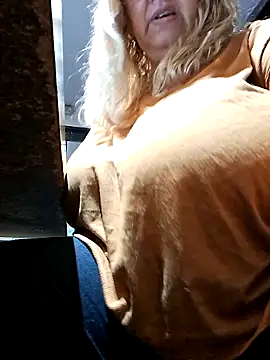 Snapshot of JennyInVegas chatting on 04.06.26 JennyInVegas online show from 04.06.26