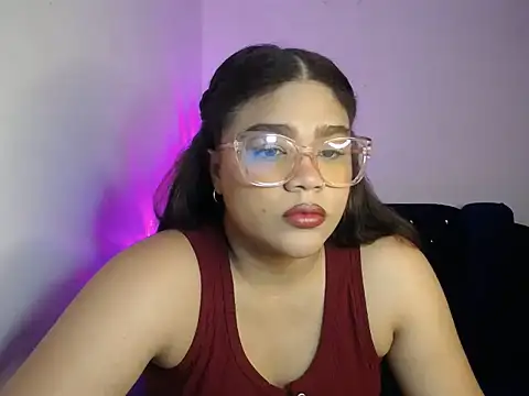 Snapshot of 2moons_full_of_love chatting on 06.23.26 2moons full of love online show from 06.23.26