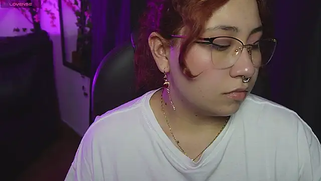 littlee red online show from 05.05.26