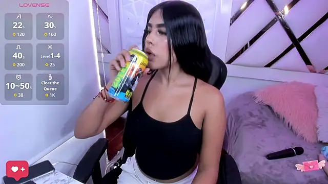 Darla Santos  online show from 11.22.25