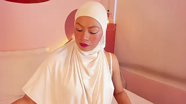 SophiaBeckerr online show from 11.13.25