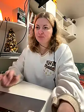 Amelia-Diamond online show from 12.05.25