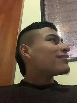 Snapshot of Emiliano_Reyes chatting on 07.21.26 Emiliano Reyes online show from 07.21.26