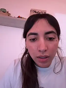 Snapshot of valeriahornier chatting on 02.27.26 valeriahornier online show from 02.27.26