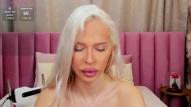 KailaCrystall online show from 12.04.25