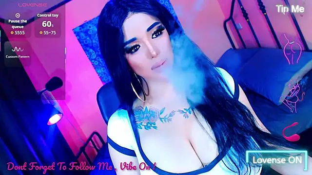 Snapshot of selfsuckertrans4u chatting on 11.23.25 selfsuckertrans4u online show from 11.23.25