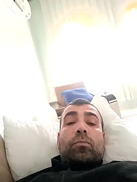 Snapshot of Bugattiveyron1 chatting on 11.29.25 Bugattiveyron1 online show from 11.29.25