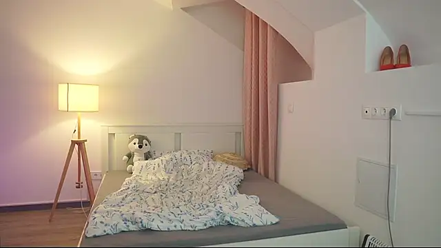 lisa mccoy  online show from 04.07.26