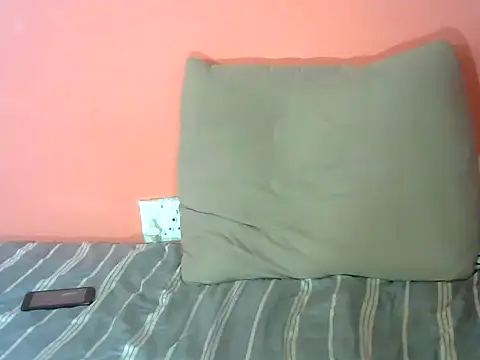 Snapshot of SexySlender_ chatting on 10.30.25 SexySlender online show from 10.30.25