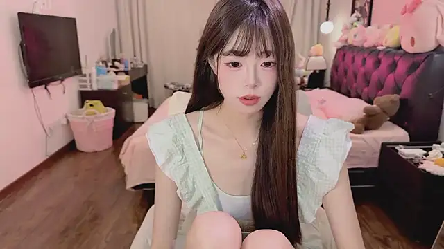 Snapshot of Onecutelittle chatting on 05.08.26 Onecutelittle online show from 05.08.26