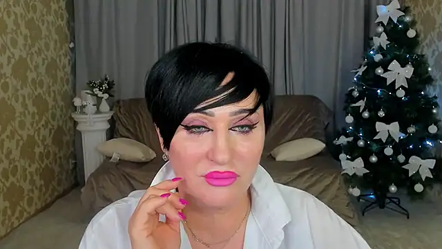 KiraTempt online show from 12.19.25