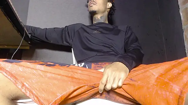 Snapshot of Anaconda_larga chatting on 02.23.26 Anaconda larga online show from 02.23.26