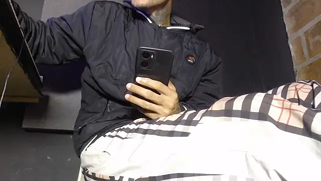 Snapshot of Anaconda_larga chatting on 02.25.26 Anaconda larga online show from 02.25.26