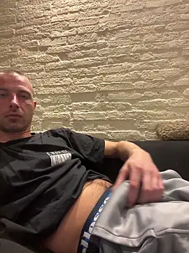 Rotteei1 online show from 03.23.26