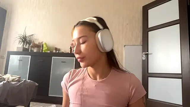 Snapshot of YourCoreanmiracle chatting on 11.07.25 YourCoreanmiracle online show from 11.07.25