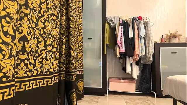 Snapshot of YourCoreanmiracle chatting on 11.22.25 YourCoreanmiracle online show from 11.22.25