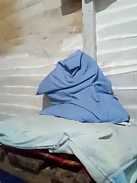 Snapshot of Estebanbigcock23 chatting on 10.31.25 Estebanbigcock23 online show from 10.31.25