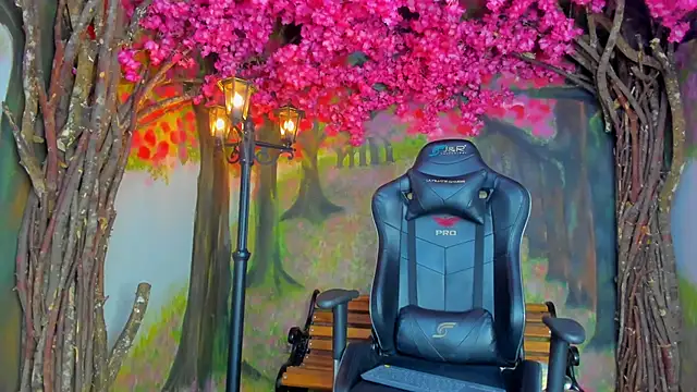 ArohomLester online show from 10.21.25