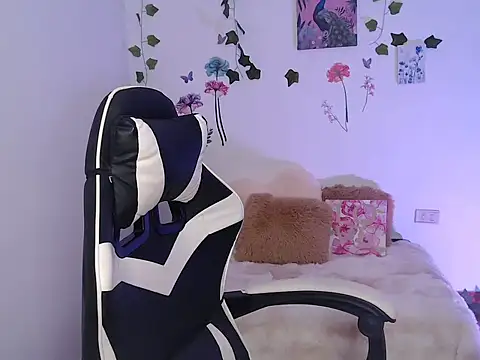 Snapshot of Babenik_666 chatting on 11.02.25 Babenik 666 online show from 11.02.25