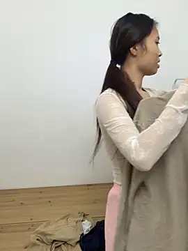 Snapshot of aaaaawhate chatting on 10.26.25 aaaaawhate online show from 10.26.25