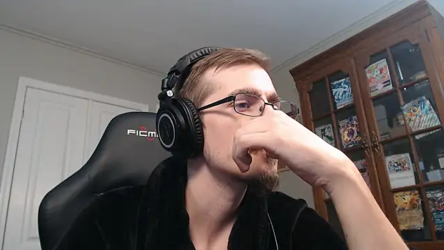 Snapshot of CasuallyCorrupt chatting on 11.22.25 CasuallyCorrupt online show from 11.22.25