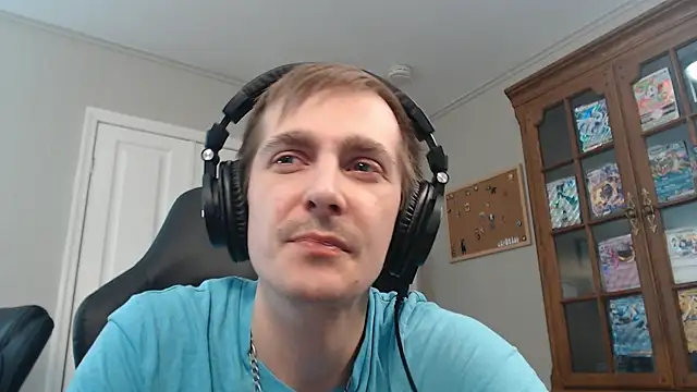 Snapshot of CasuallyCorrupt chatting on 12.04.25 CasuallyCorrupt online show from 12.04.25