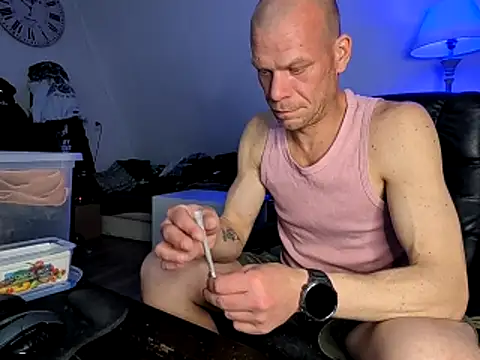 Kinky Play1 online show from 04.15.26